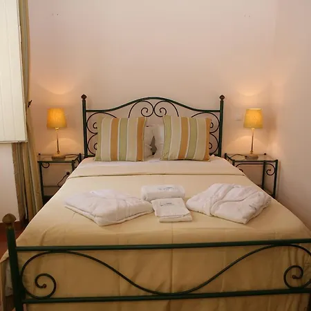 Bed & Breakfast Casa Antiga 3*