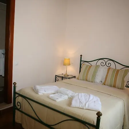 Bed and breakfast Casa Antiga 3*